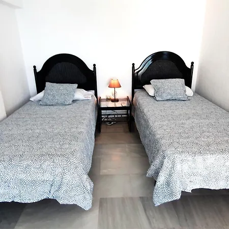 Skol 709 Duplex 1 Bedroom In Skol With Gibraltar And Sea Views アパート