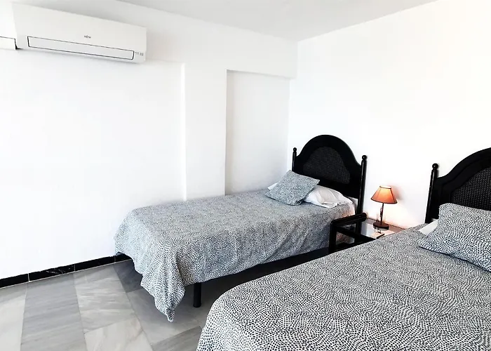 Skol 709 Duplex 1 Bedroom In Skol With Gibraltar And Sea Views