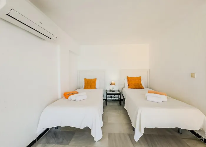Skol 709 Duplex 1 Bedroom In Skol With Gibraltar And Sea Views *
