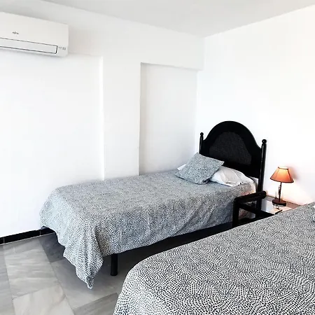 Skol 709 Duplex 1 Bedroom In Skol With Gibraltar And Sea Views