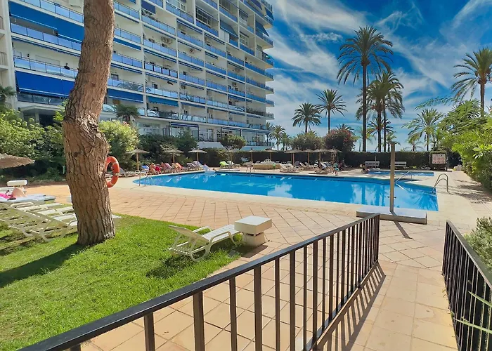 Skol 709 Duplex 1 Bedroom In Skol With Gibraltar And Sea Views 마르베야