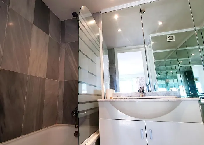 Apartman Skol 709 Duplex 1 Bedroom In Skol With Gibraltar And Sea Views *