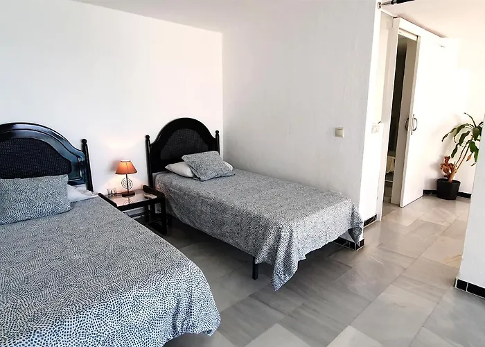 Skol 709 Duplex 1 Bedroom In Skol With Gibraltar And Sea Views