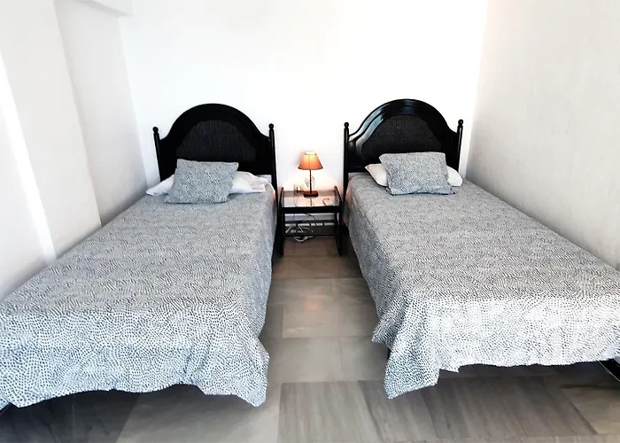 Skol 709 Duplex 1 Bedroom In Skol With Gibraltar And Sea Views Apartman